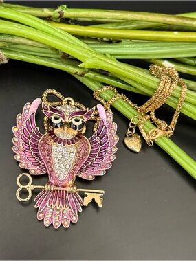 BETSEY JOHNSON Gold-tone Key to Your Heart Lavender Owl Whimsical Necklace